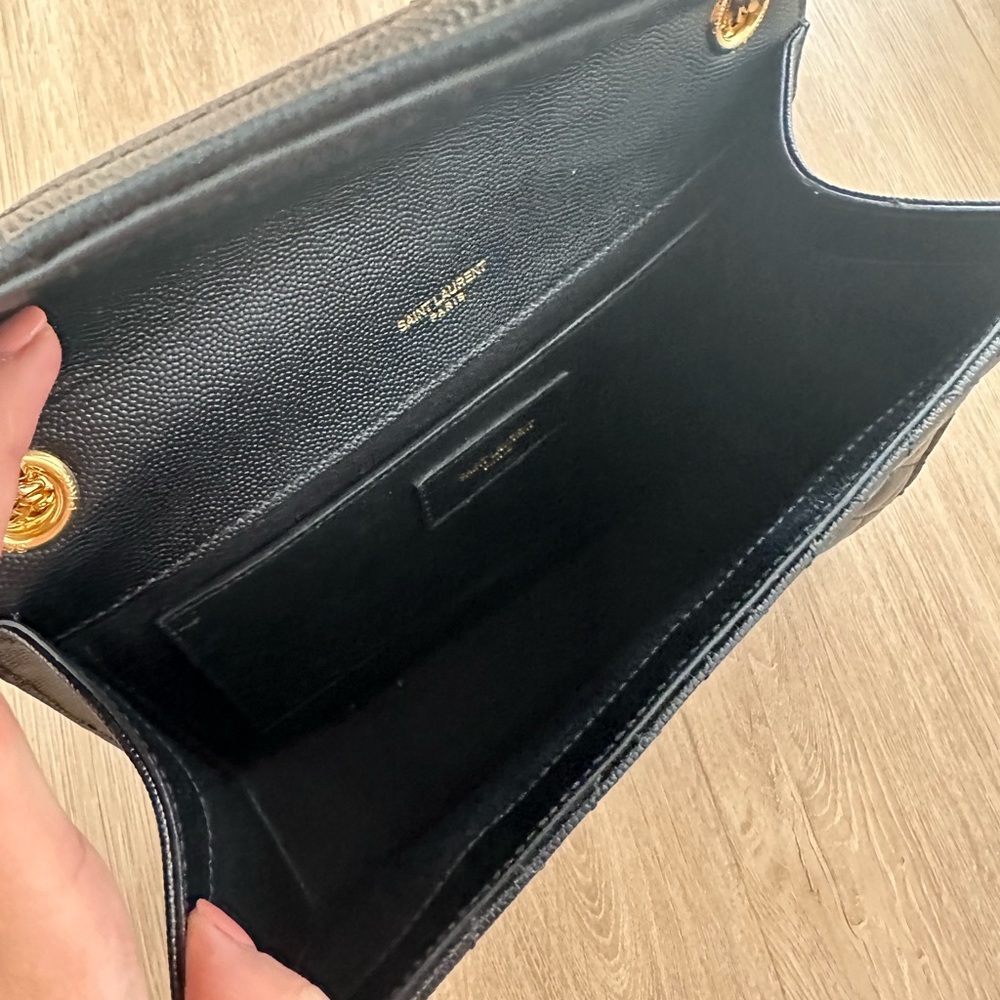 SAINT LAURENT ENVELOPE MEDIUM QUILTED TEXTURED LEATHER BAG - Picture 5 of 7